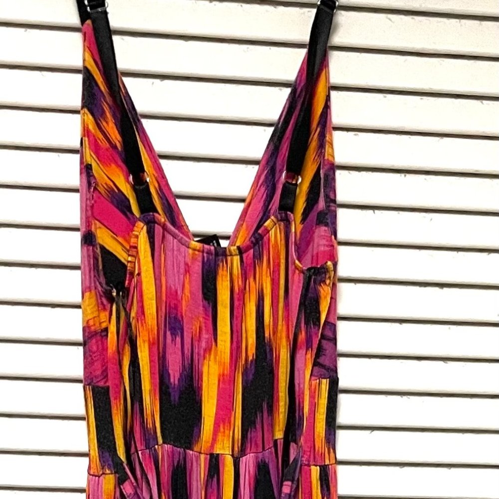 New Directions spaghetti strapped maxi dress in size M multi colored